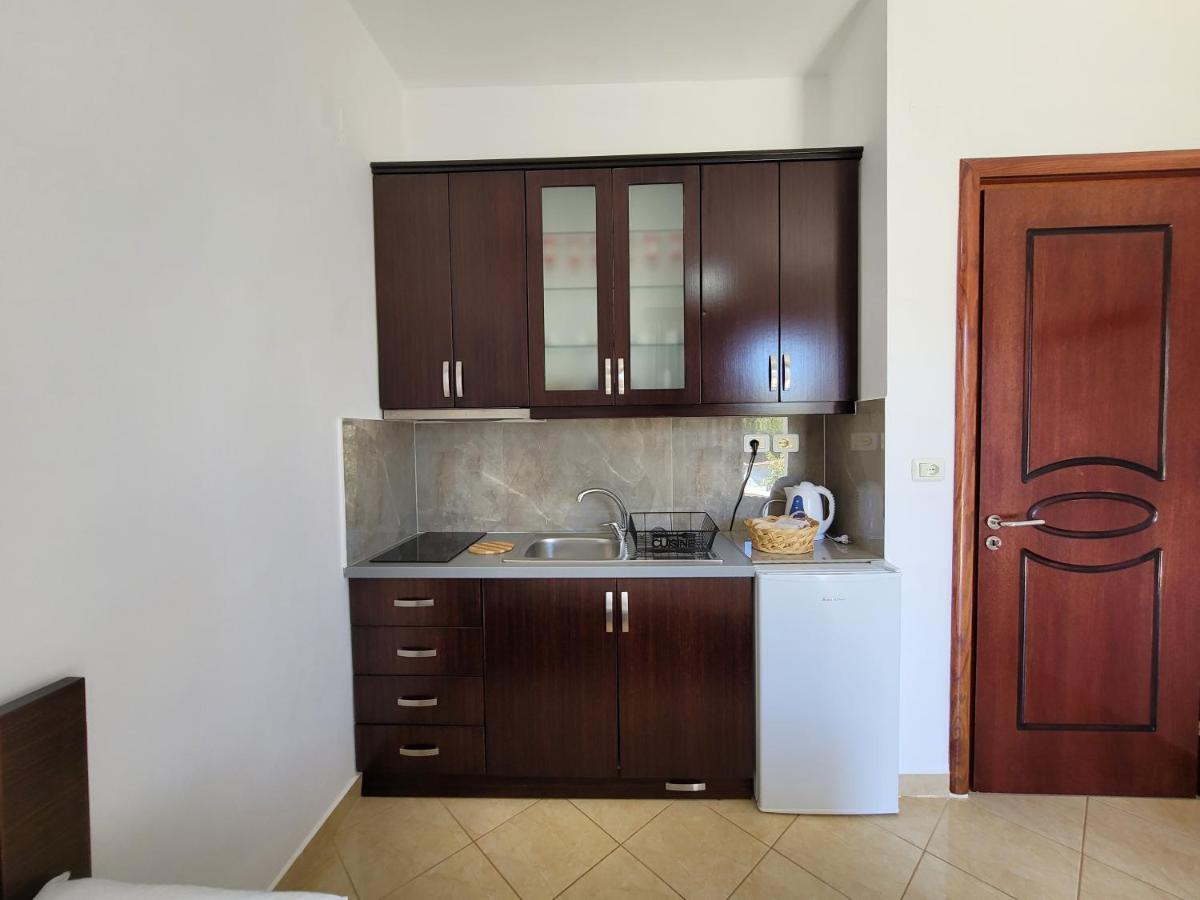 Guesthouse Redilka كساميل المظهر الخارجي الصورة